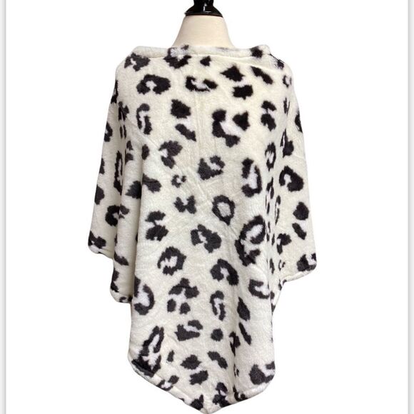 LOF Ivory & Black Cheetah Print Cape Poncho NWT - Picture 2 of 6